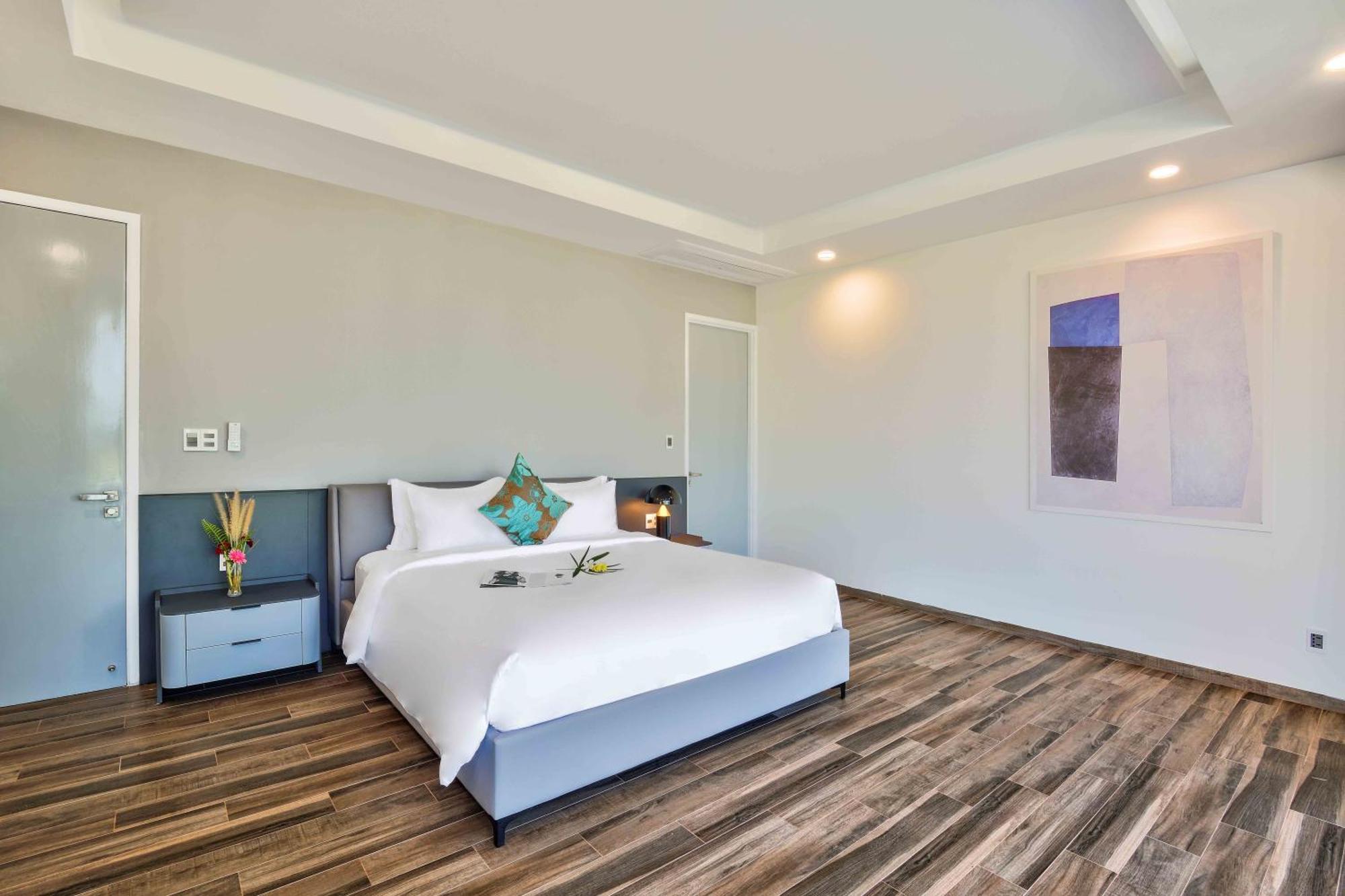 Luxury Dana Beach Resort & Spa Дананг Экстерьер фото