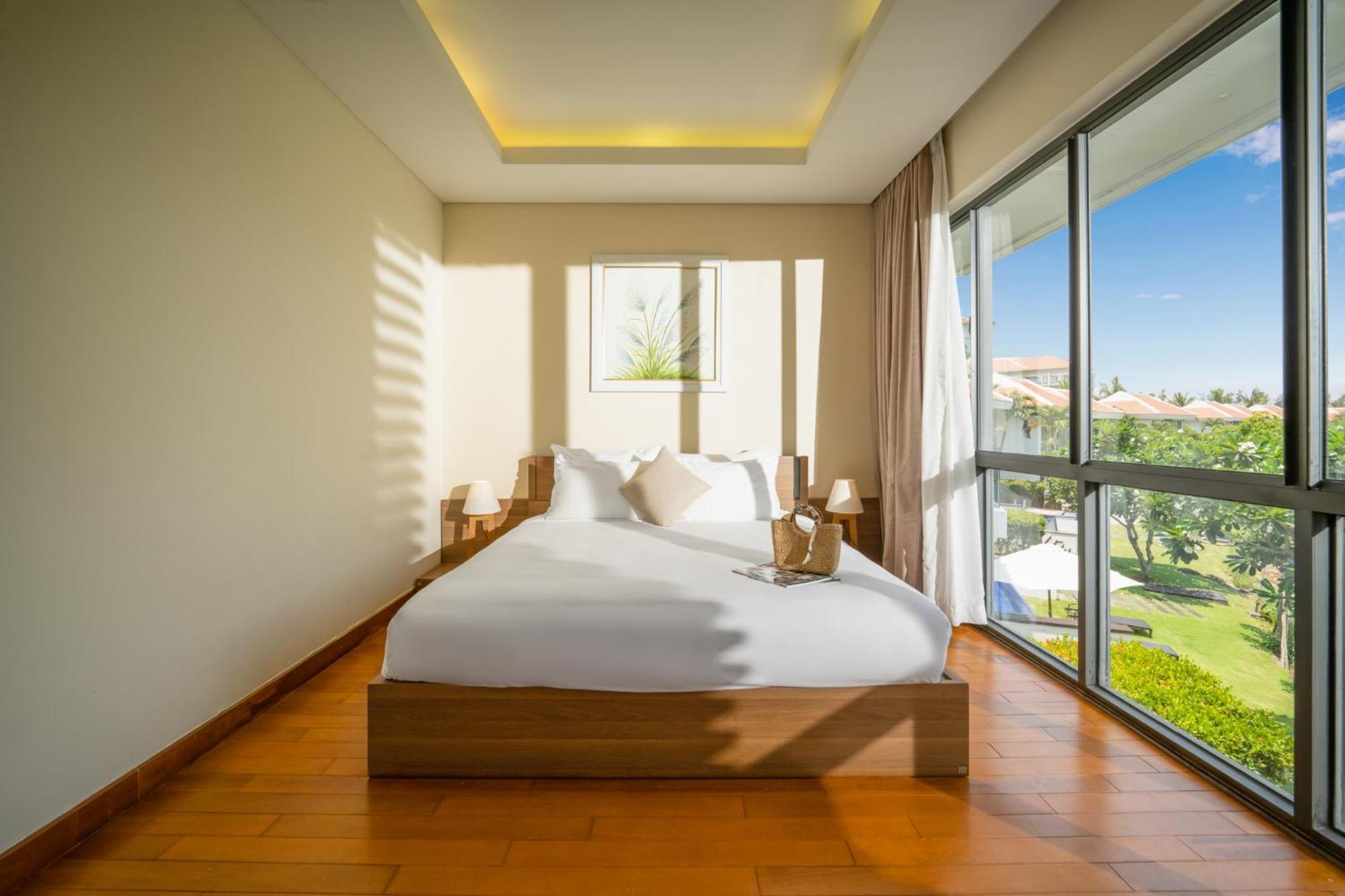 Luxury Dana Beach Resort & Spa Дананг Экстерьер фото