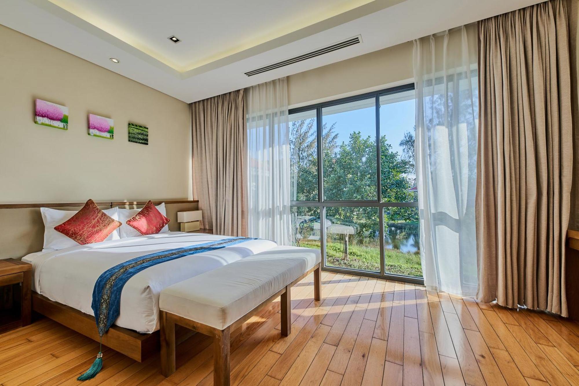 Luxury Dana Beach Resort & Spa Дананг Номер фото